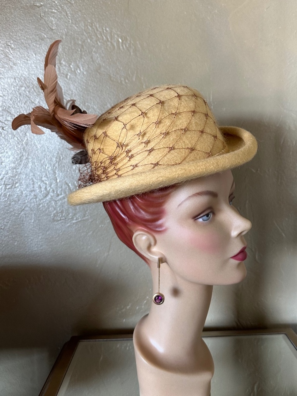 PERKY 1940s' YELLOW FURRY FELT HAT + VEILING & FEATHERS